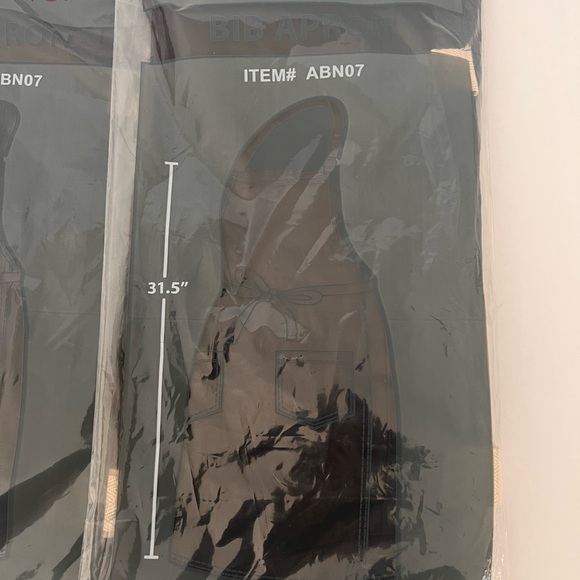 Chef Works Bib Apron Bundle, Black Apron with Cream Straps - Picture 3 of 7